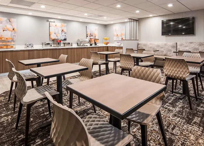 Hotel Surestay By Western Chicago