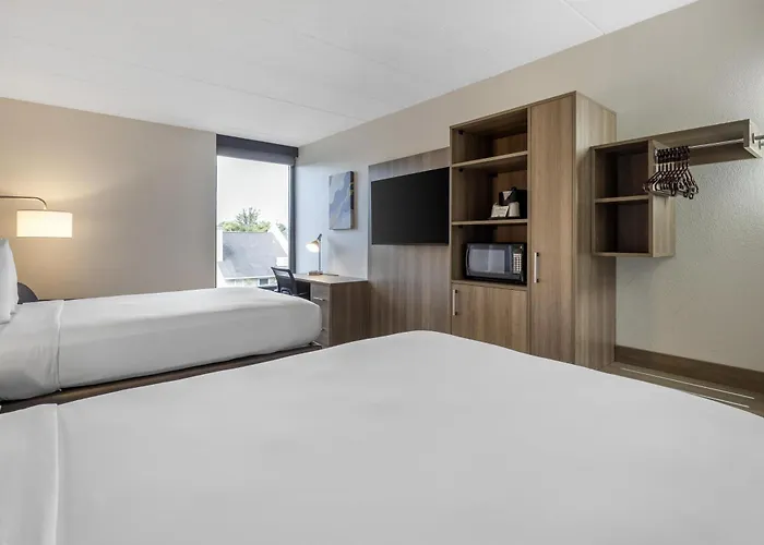 Surestay By Western Chicago 3*