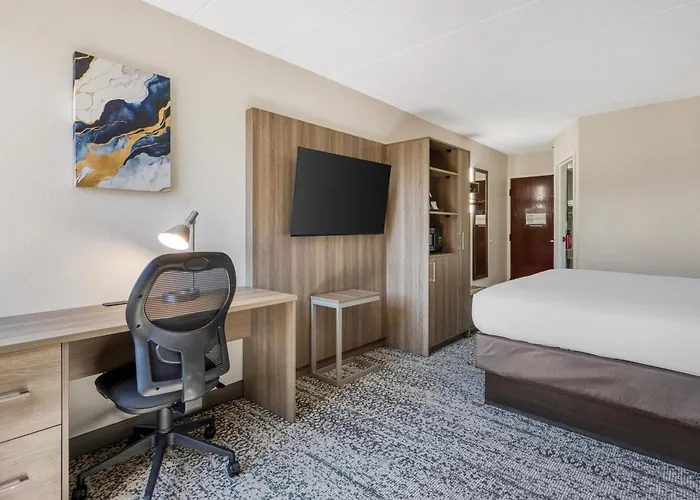 Surestay By Western Chicago Hotel 3*